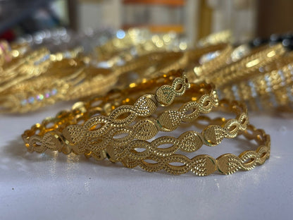 Elegant Golden Bracelet for Women (1 Pair / 2 Pcs)
