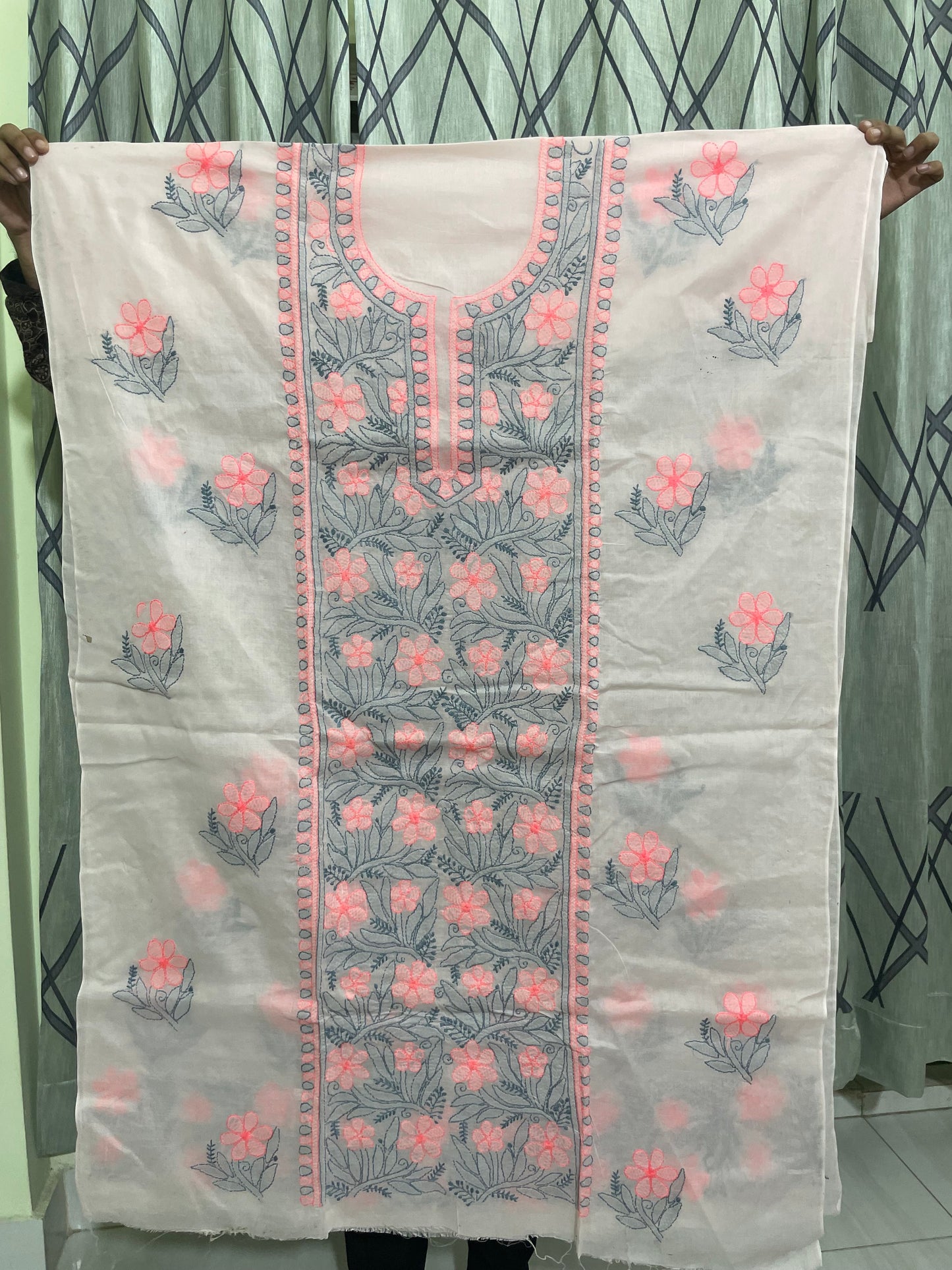 Floral Elegance: Hand-Embroidered Lucknowi Two-Piece Set